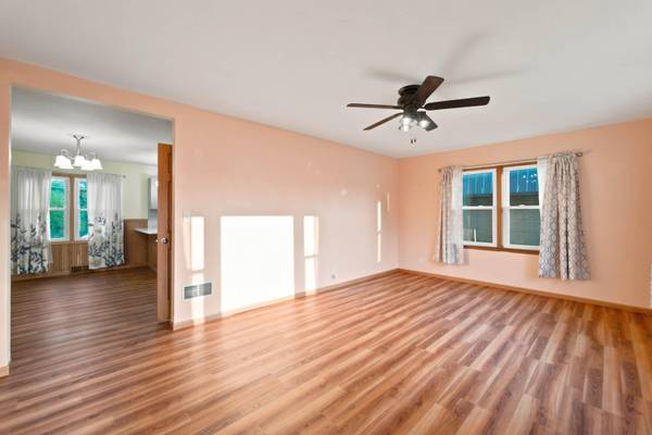 810 6th ST, Nevada, IA 50201