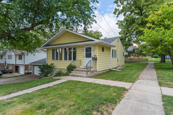 341 E Avenue, Nevada, IA 50201