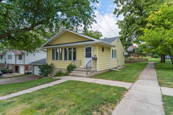 341 E AVE, Nevada, IA 50201