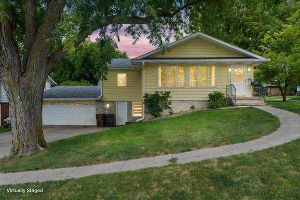 341 E Avenue, Nevada, IA 50201
