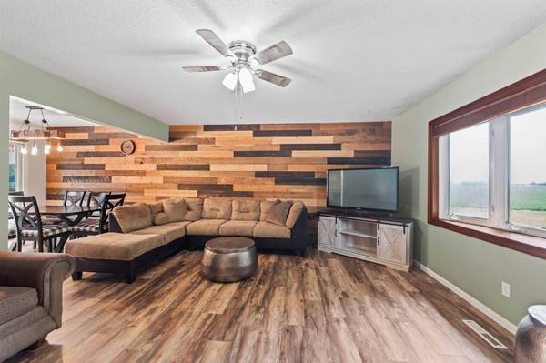 313 Lynne DR, Nevada, IA 50201