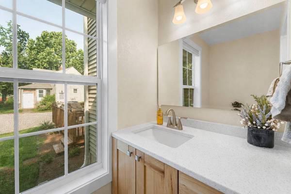 417 10th ST, Ames, IA 50010