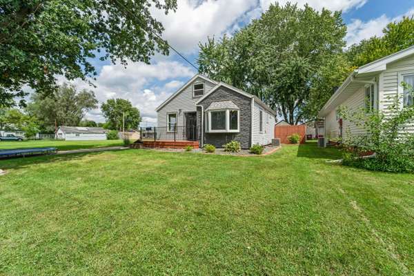 811 13th ST, Nevada, IA 50201