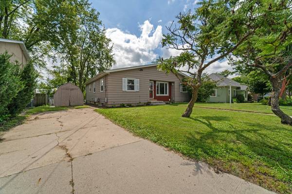 1032 C AVE, Nevada, IA 50201