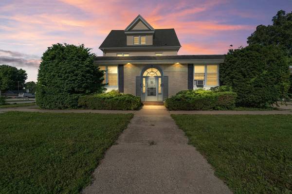 1204 5th Street, Nevada, IA 50201