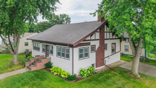 708 Lincoln Highway, Nevada, IA 50201