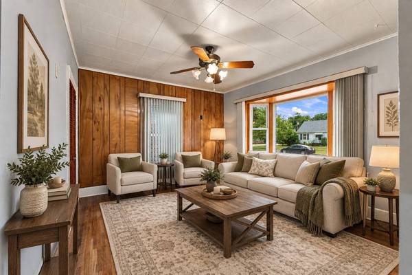602 8th Street, Nevada, IA 50201