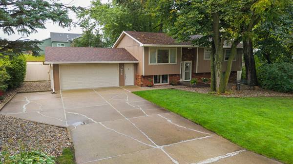 936 Shagbark Drive, Nevada, IA 50201