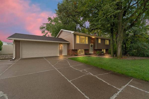 936 Shagbark DR