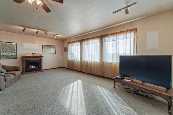 401 S Pine ST, Zearing, IA 50278