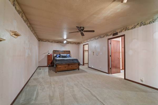 401 S Pine Street, Zearing, IA 50278