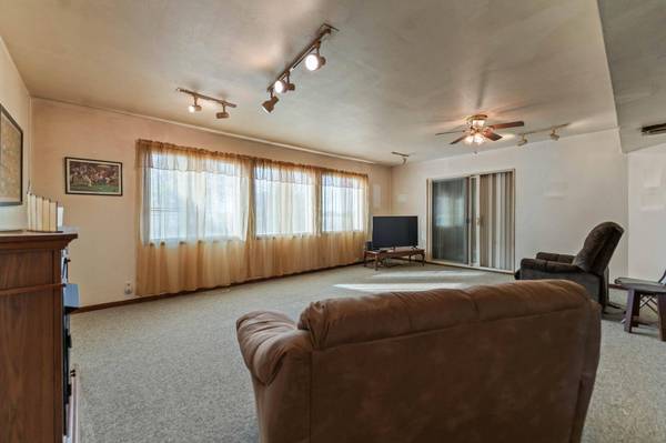 401 S Pine ST, Zearing, IA 50278