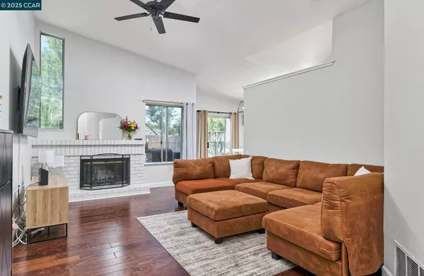 4305 Redwood Dr, Oakley, CA 94561