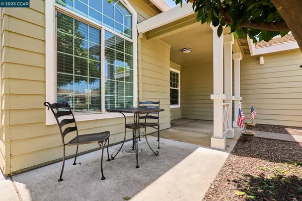 1635 Marenda Dr, Dixon, CA 95620