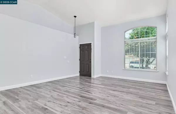 1635 Marenda Dr, Dixon, CA 95620