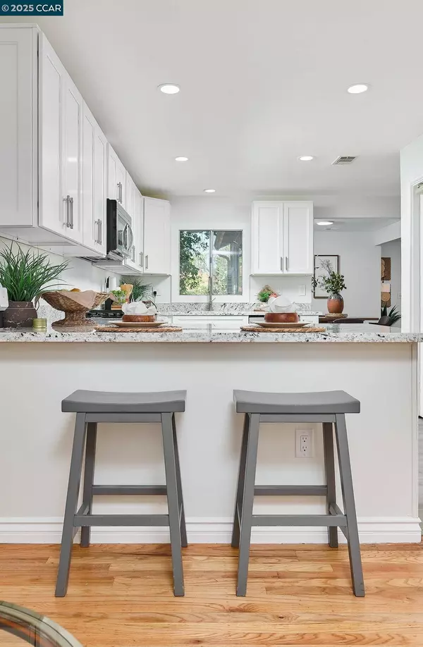 1555 Ayers Rd, Concord, CA 94521