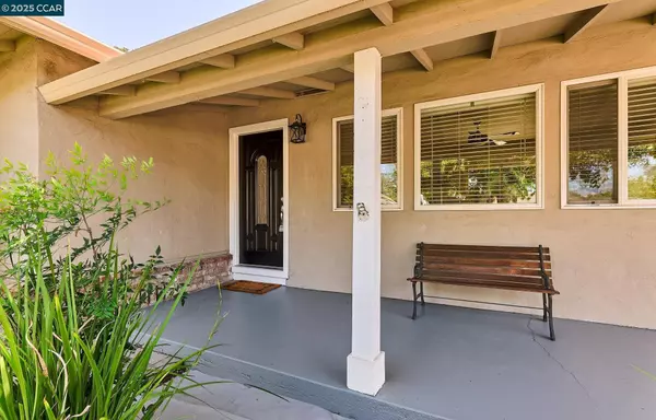 3242 Fitzpatrick Dr, Concord, CA 94519