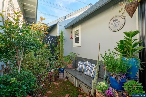 156 Holiday Hills Dr, Martinez, CA 94553