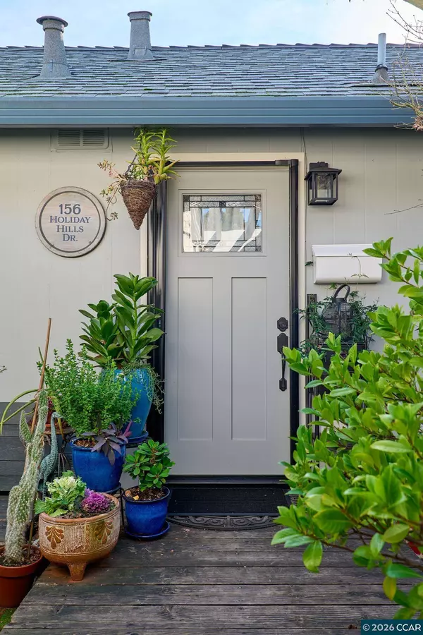 156 Holiday Hills Dr, Martinez, CA 94553