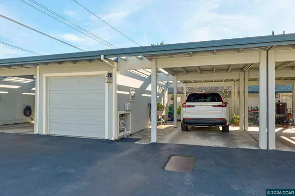 156 Holiday Hills Dr, Martinez, CA 94553