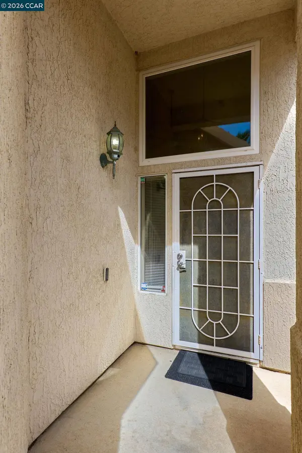 920 Turquoise St, Vacaville, CA 95687