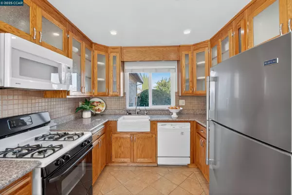 3904 Meadowbrook Cir, Pittsburg, CA 94565