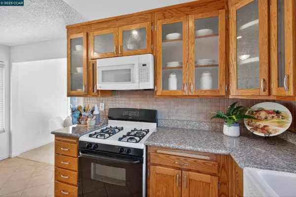 3904 Meadowbrook Cir, Pittsburg, CA 94565