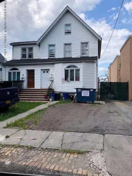 827 Post Ave, Staten Island, NY 10310-1928
