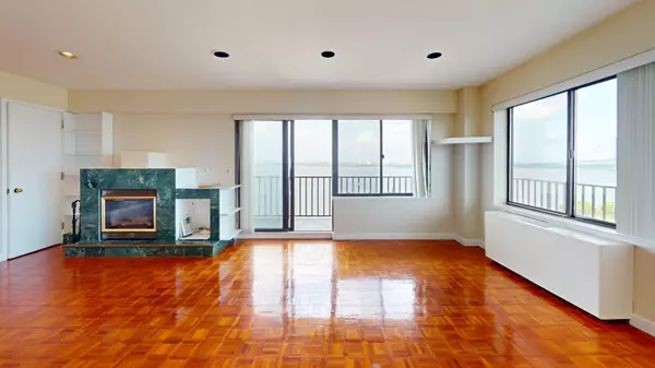 Staten Island, NY 10305-2000,31 Hylan Blvd #12B