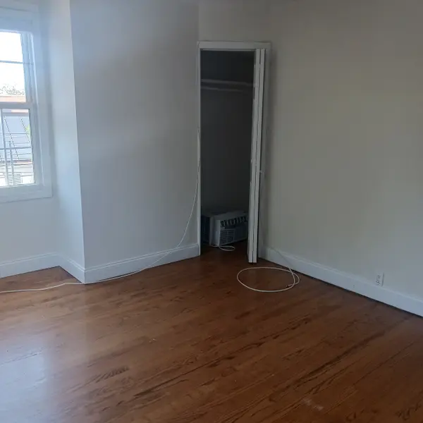 121 Lafayette Ave #3, Staten Island, NY 10301-1249