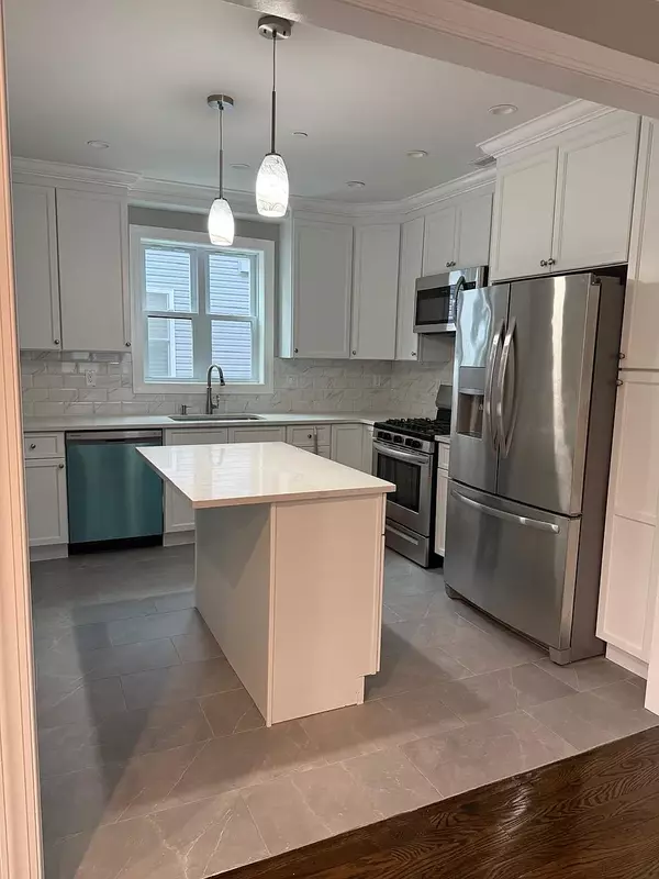 Staten Island, NY 10309-3201,24 Eugene St #1