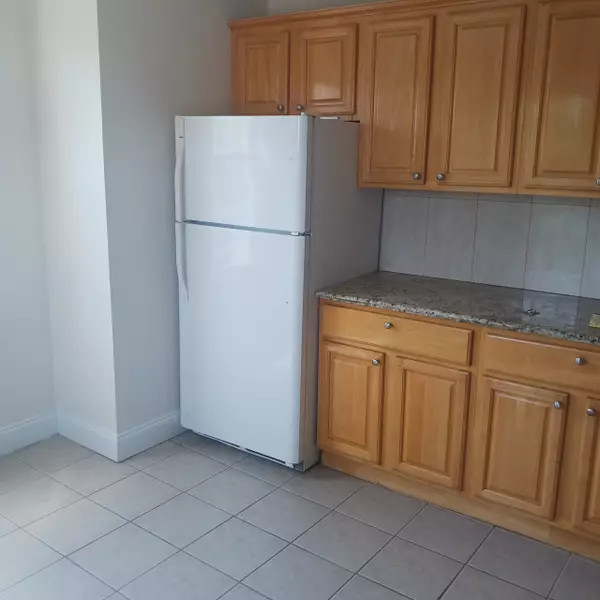 Staten Island, NY 10301-1249,121 Lafayette Ave #3
