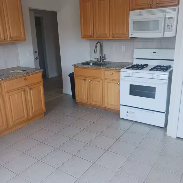 Staten Island, NY 10301-1249,121 Lafayette Ave #3