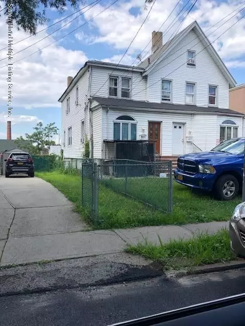 Staten Island, NY 10310-1928,827 Post Ave