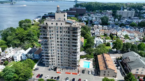 31 Hylan Blvd #12B, Staten Island, NY 10305-2000