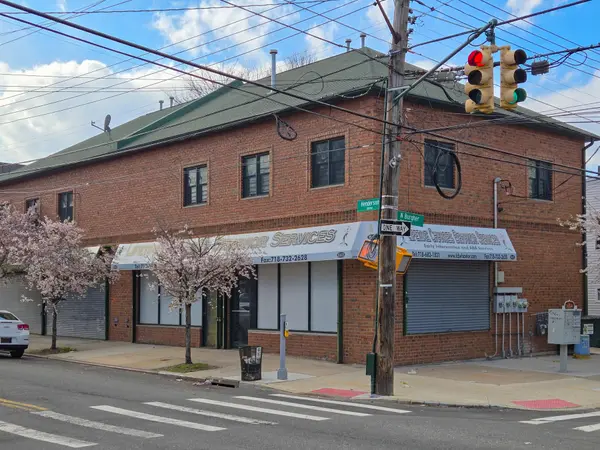683 Henderson Ave, Staten Island, NY 10310-1575