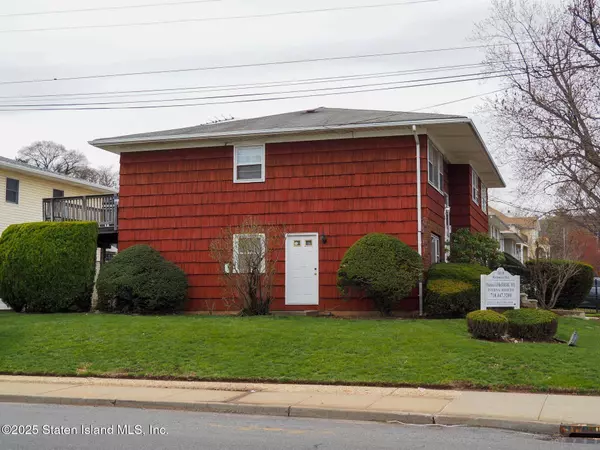 1039 Richmond RD, Staten Island, NY 10304