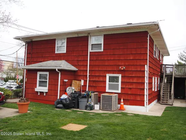 1039 Richmond RD, Staten Island, NY 10304