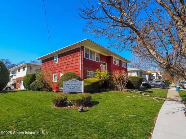 1039 Richmond RD, Staten Island, NY 10304