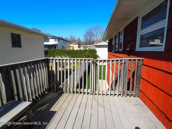 1039 Richmond RD, Staten Island, NY 10304