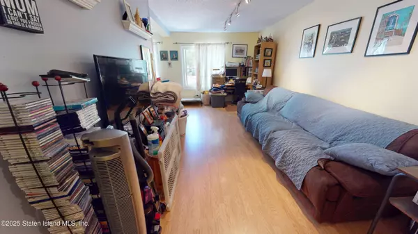 214 Ilyssa WAY, Staten Island, NY 10312