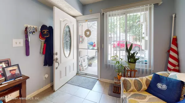 235 Ilyssaa WAY, Staten Island, NY 10312