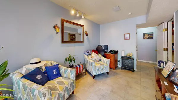 235 Ilyssaa WAY, Staten Island, NY 10312