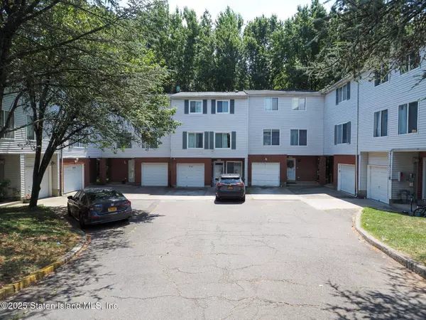 214 Ilyssa WAY, Staten Island, NY 10312