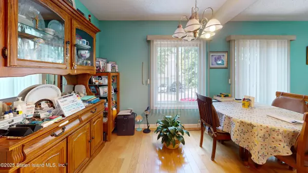 235 Ilyssaa WAY, Staten Island, NY 10312