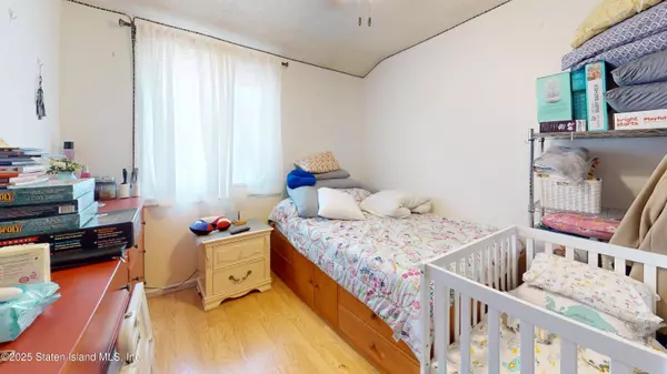 214 Ilyssa WAY, Staten Island, NY 10312