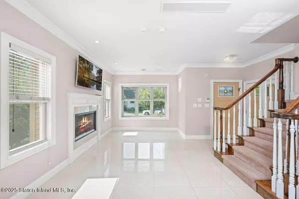 159 North AVE, Staten Island, NY 10314