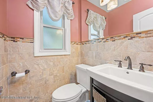 159 North AVE, Staten Island, NY 10314