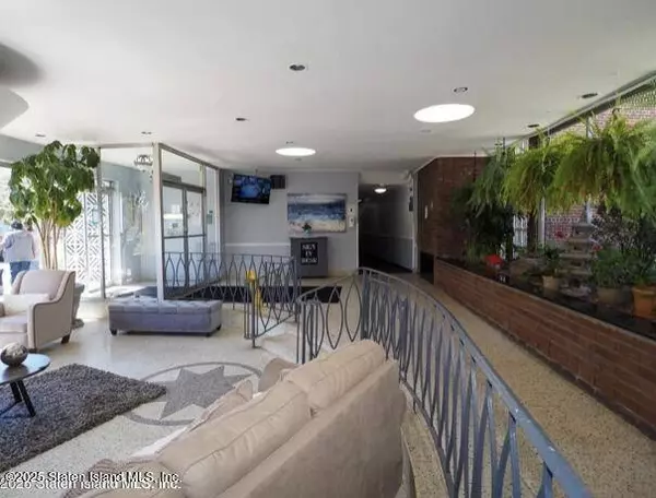 55 Austin PL #7d, Staten Island, NY 10304