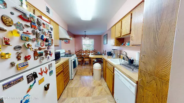 443 Willow RD E #1, Staten Island, NY 10314